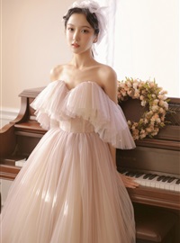 Lace with long skirt seductive beauty half through gauze skirt sexy fragrant shoulder clavicle wedding photo(3)